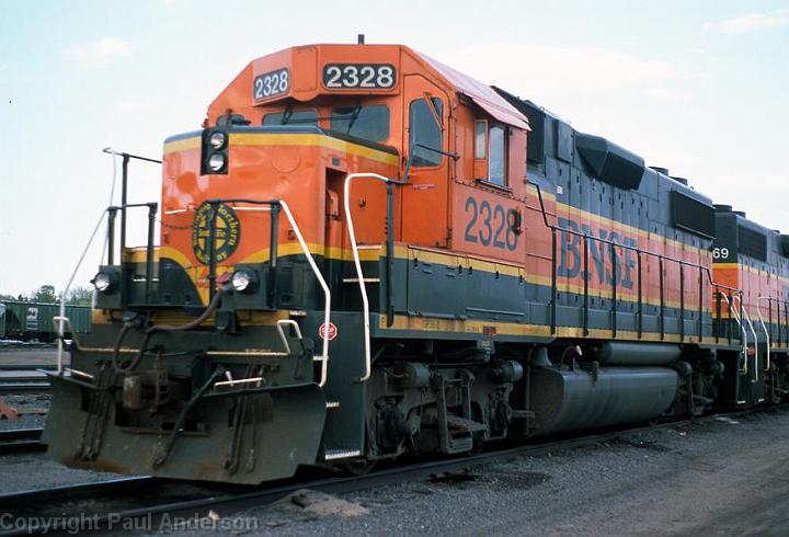 BNSF 2328 GP38 2.jpg